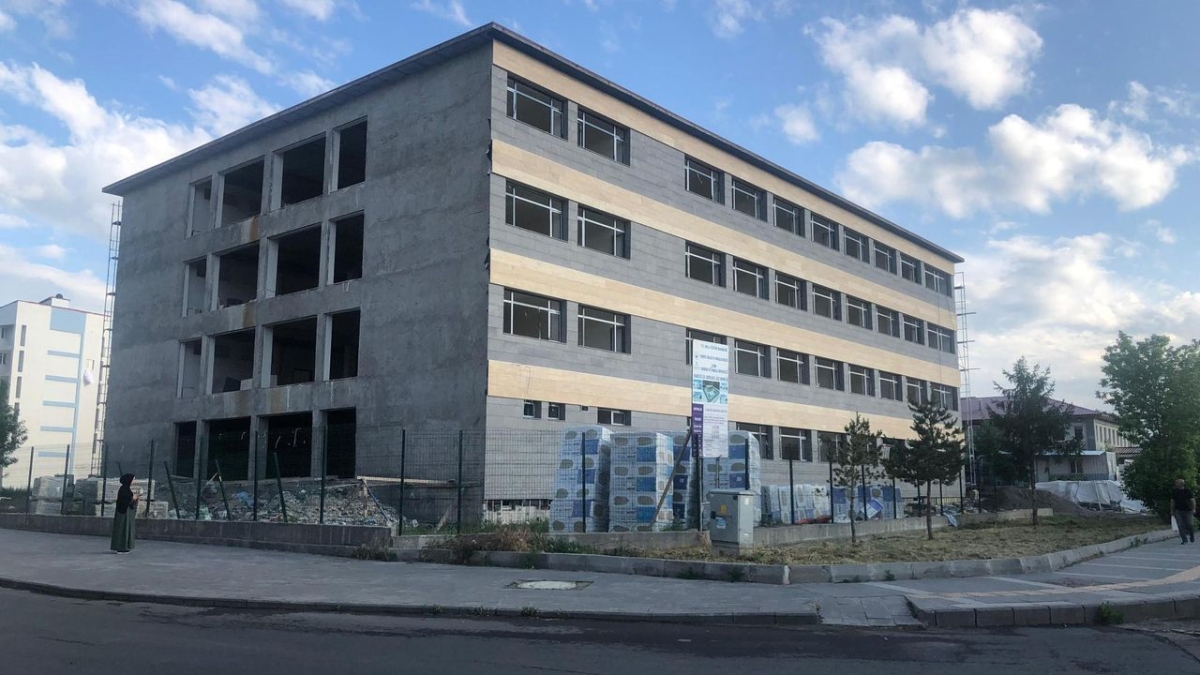 TOBB’un “81 İle 81 Okul” projesi kapsamında Kars’ta 24 derslikli okul inşaatı sürüyor