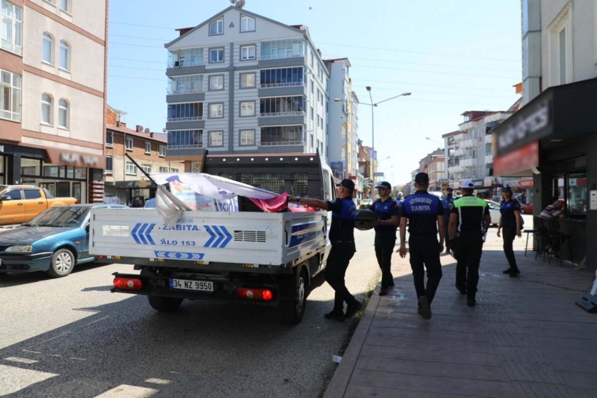 Büyükşehir Zabıtasından Kaldırım İşgaline Sıkı Denetim