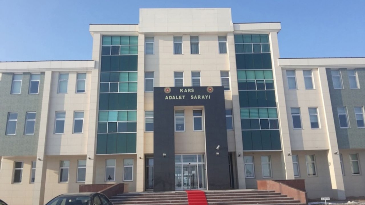 Kars'ta görev yapan hakim ve savcıların görev yerleri değişti