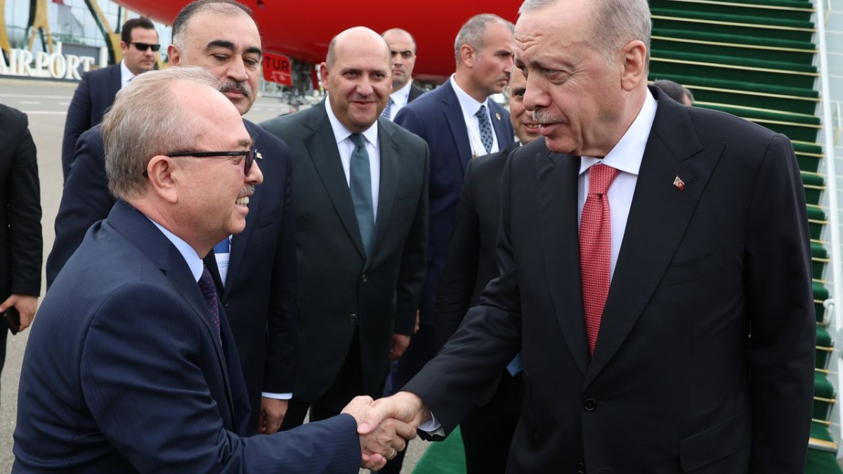 Ekonomik İşbirliği Teşkilatı 17'nci Liderler Zirvesi Azerbaycan'ın Hankendi kentinde başladı
