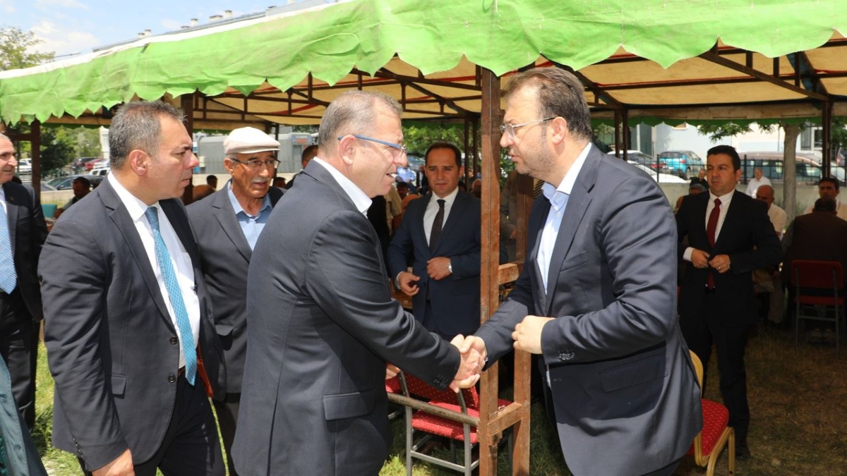 Vali Ziya Polat’tan Milletvekili İnan Akgün Alp’a taziye ziyareti