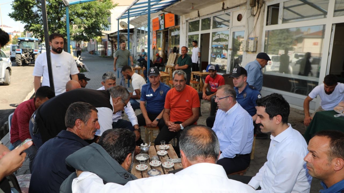 Vali Ziya Polat, Susuz İlçesinde esnaf ve vatandaşlarla buluştu