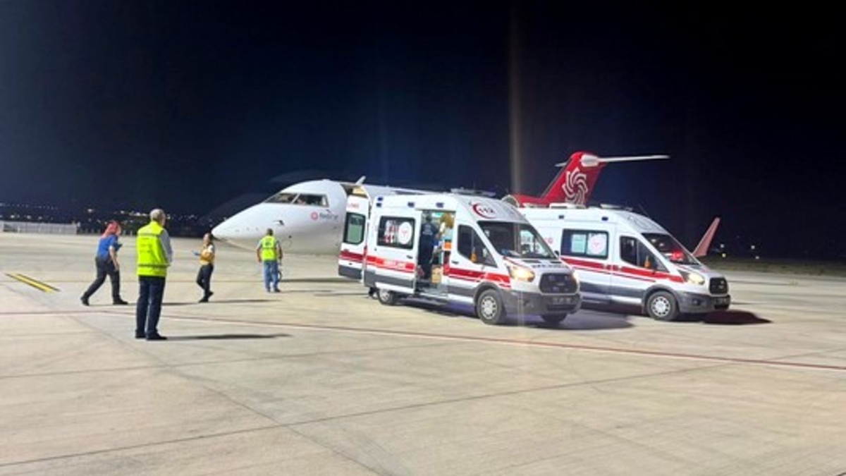 Gece yarısı ambulans uçakla hayat kurtaran müdahale