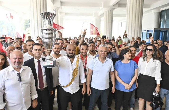 Kırkpınar Şampiyonu Muratpaşa’da Büyük Coşkuyla Kutlandı










