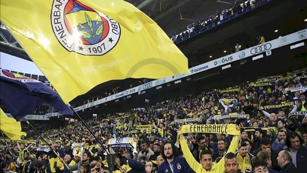 Fenerbahçe'de transfer hattı yoğunlaştı: 6 futbolcuyla görüşmeler sürüyor