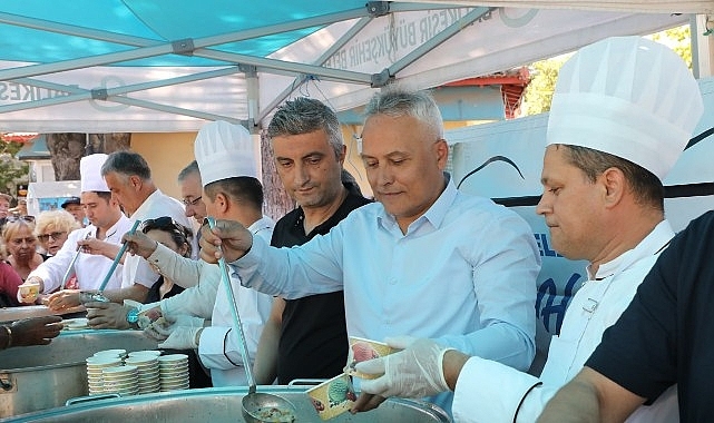  Edremit Belediyesi’nde aşure hayırları başladı