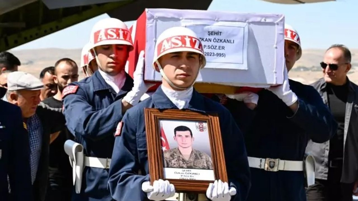 Sözleşmeli Er Özkanlı için Aksaray'da tören