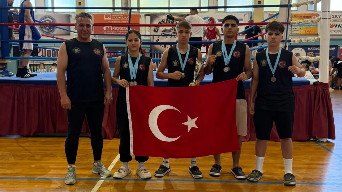 Arslan Fight Aras Spor kulübü boksörlerinin büyük başarısı