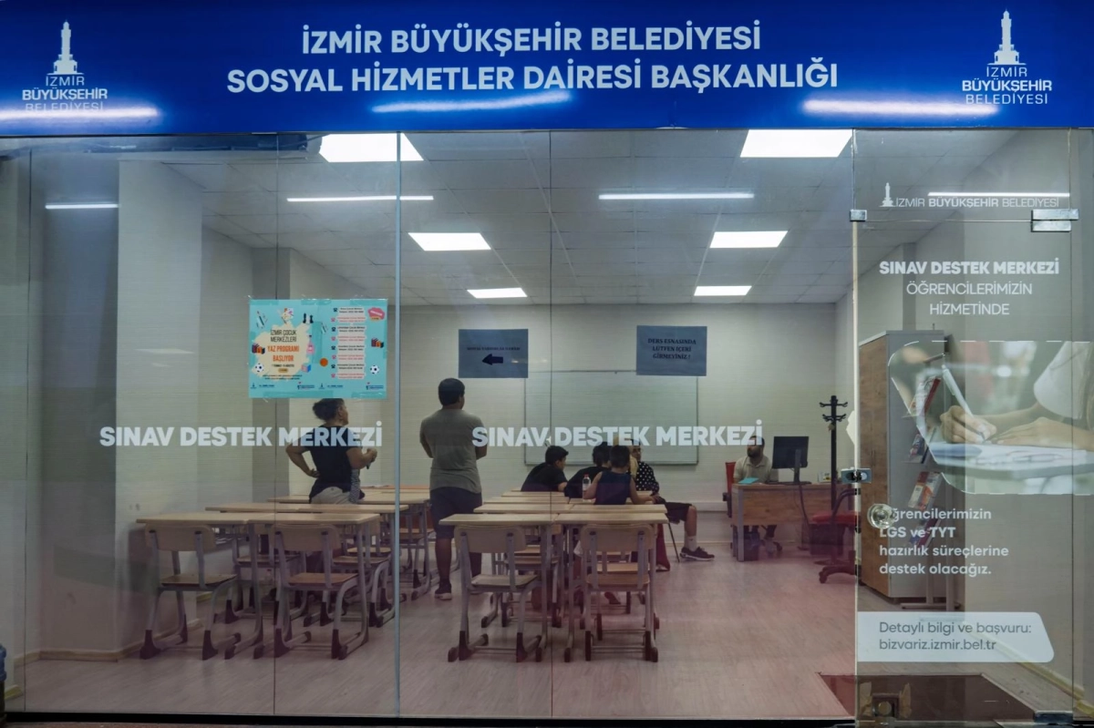İzmir'de 'Sınav Destek Merkezi' tercihlerde öğrencilerin yanında
