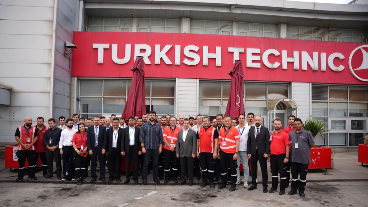 AJet Genel Müdürü Kerem Sarp'tan ekiplere motivasyon ziyareti