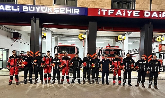 Kocaeli Büyükşehir, Balıkesir'e ekipleri hızır gibi gönderdi