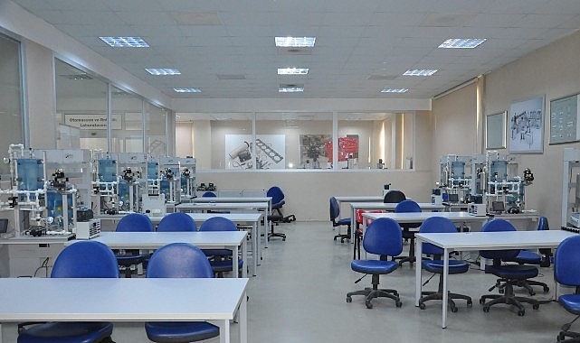  Ege Üniversitesi Mekatronik Programı, sanayiye nitelikli teknikerler kazandırıyor