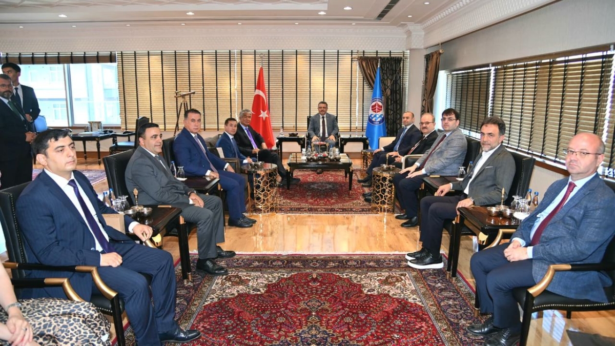 Trabzon Büyükşehir Belediye Başkanı Genç: “Daha güçlü bir Türk dünyası oluşturmalıyız”