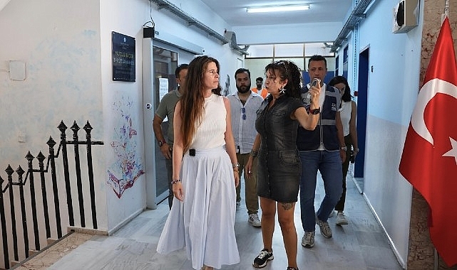 Çeşme Belediyesinden okullarda yenileme çalışması