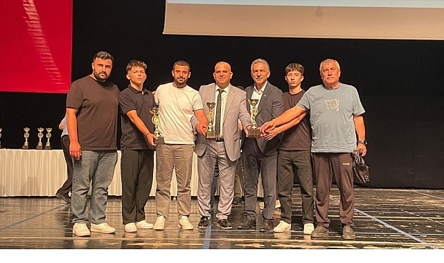 Belediyespor'dan 3 Kupa Birden