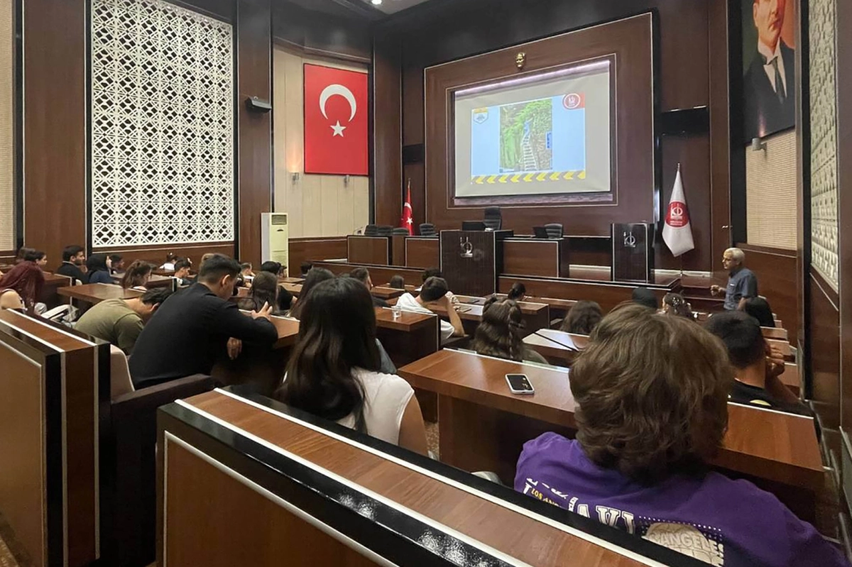Ankara Keçiören Belediyesi'nin stajyerlerine 'iş güvenliği' eğitimi