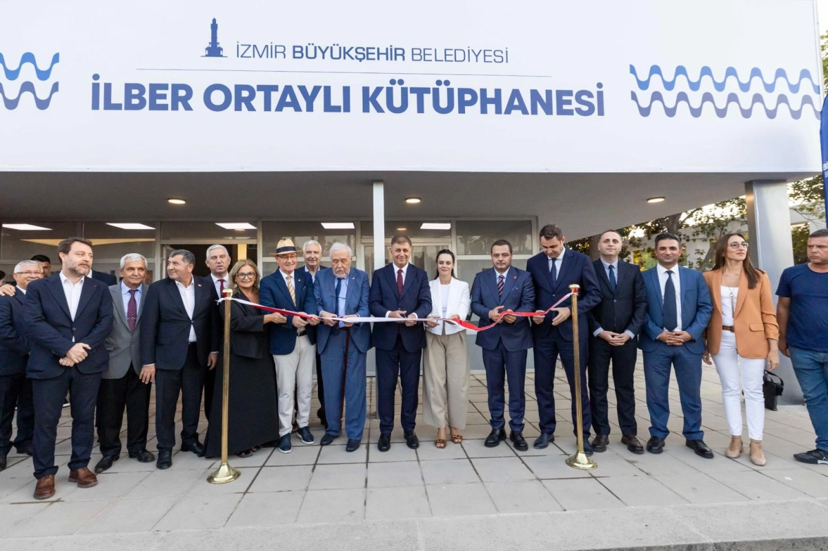 Prof. Dr. İlber Ortaylı İzmir'de kendi adını taşıyan kütüphaneyi açtı