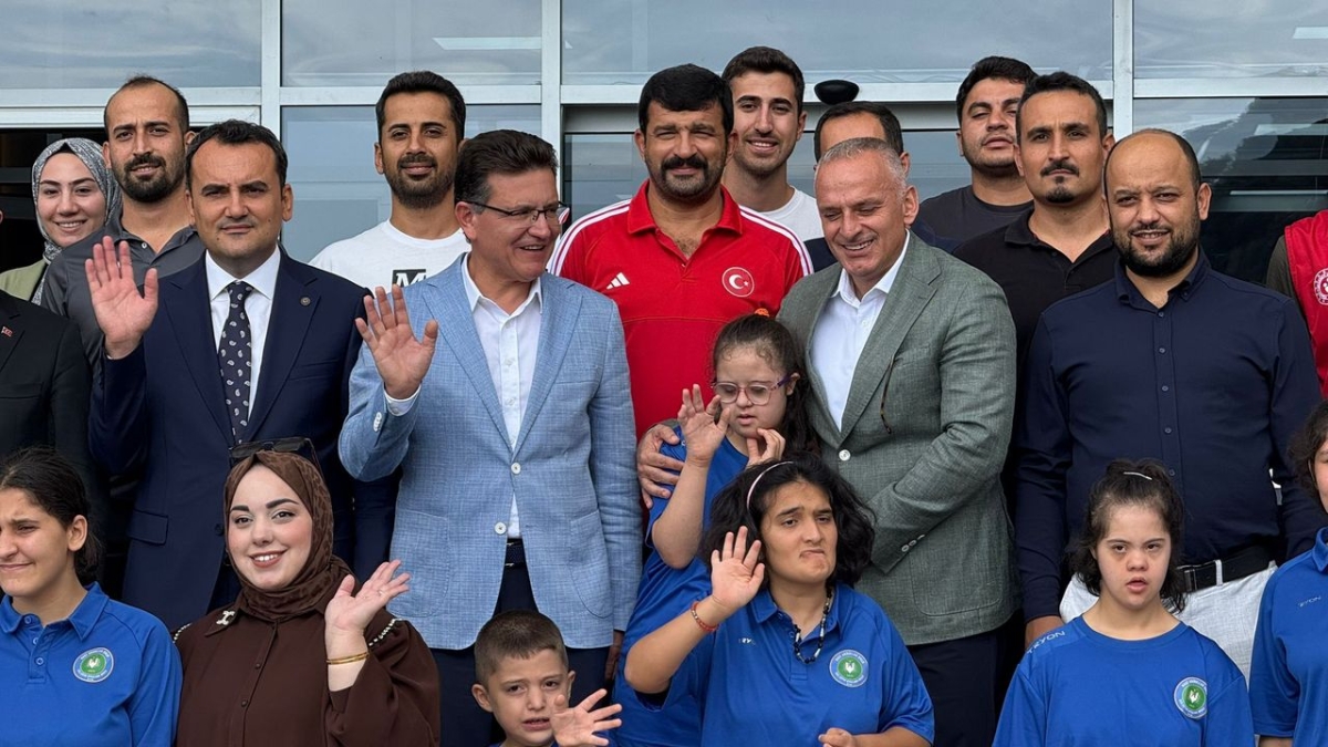 Hacı Abdullah Onur Özel Eğitim Okulu'na anlamlı ziyaret ve spor malzemesi desteği