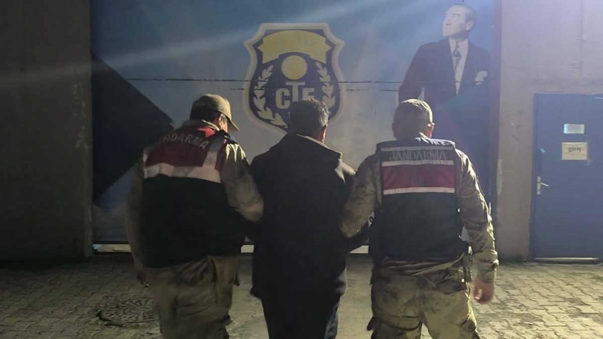 Kars'ta dolandırıcılık suçundan 7 yıl 6 ay kesinleşmiş hapis cezası bulunan şahıs yakalandı