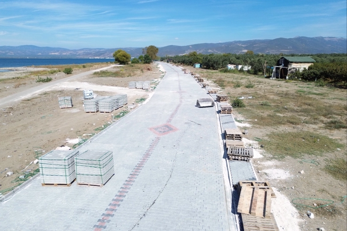 Bursa İznik’te merkezden kırsala hizmet hamlesi
