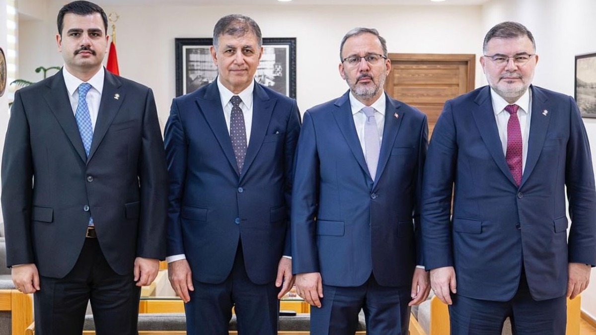 Ak Parti'den İzmir Büyükşehir'e tam destek