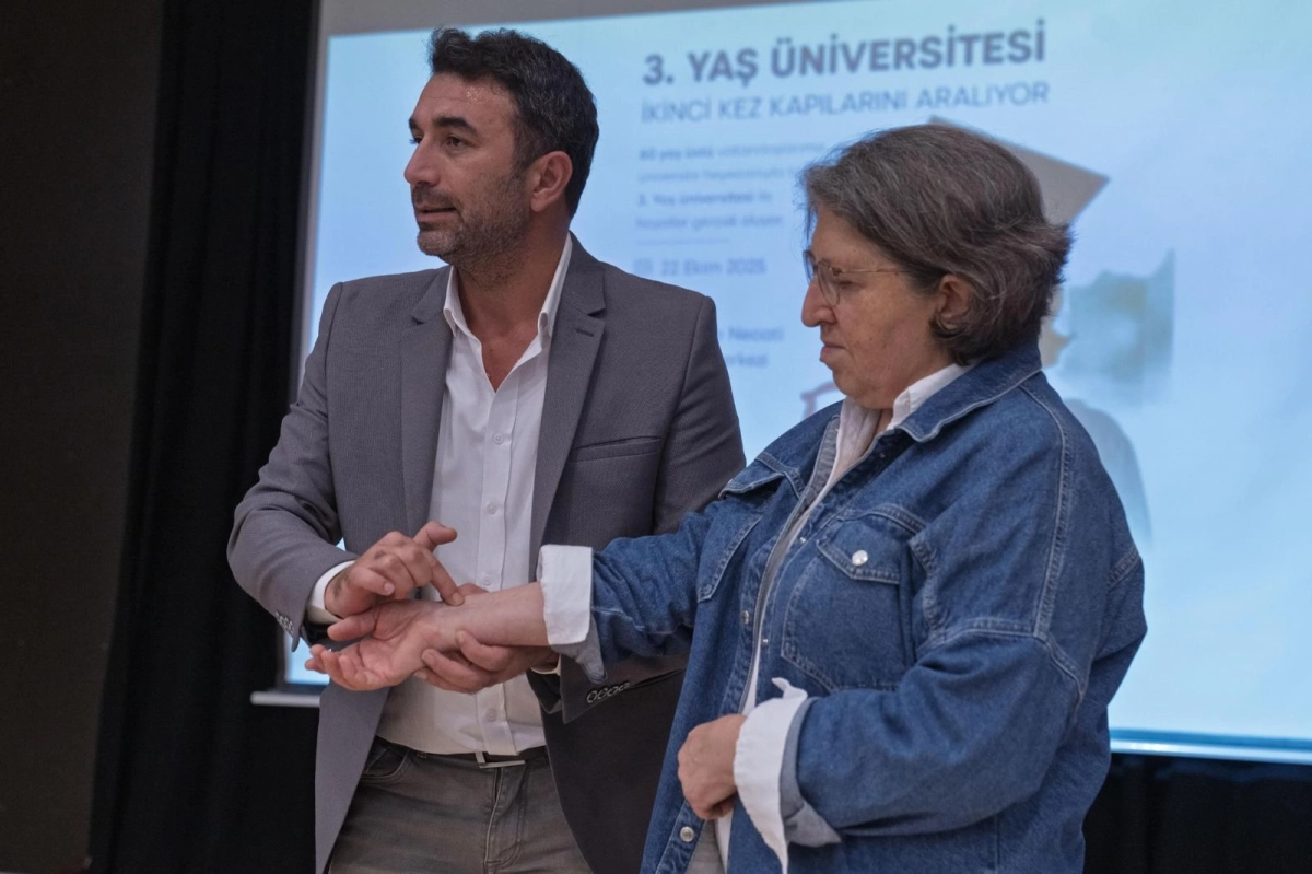 İzmir’de 3. Yaş Üniversitesi: Yeni Merkezde Yeni Başlangıçlar