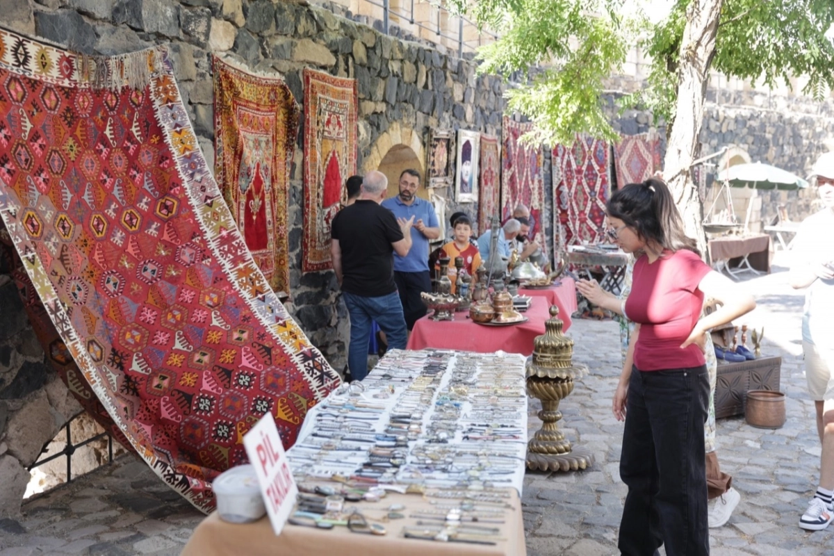 Nevşehir'de antika ve koleksiyon meraklıları tarihin merkezinde buluşuyor