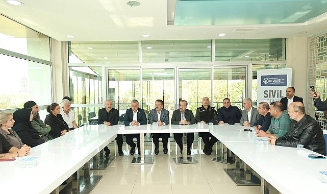 Evlerine giremeyen ailelere moral ziyareti 