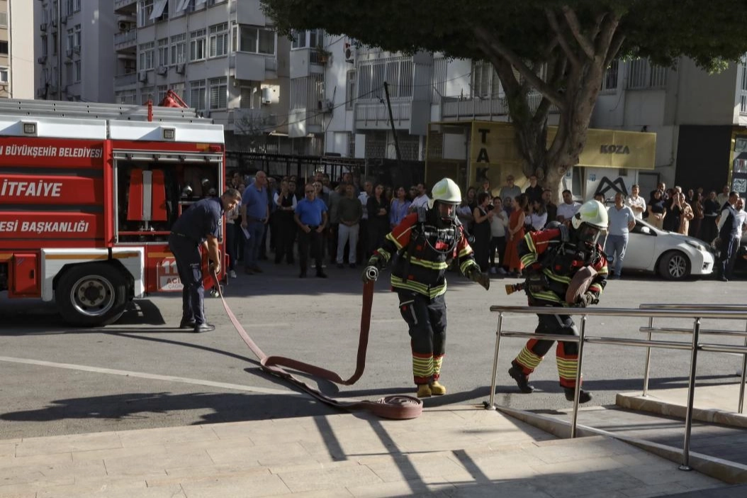 Mersin Büyükşehir’de yangın tatbikatı