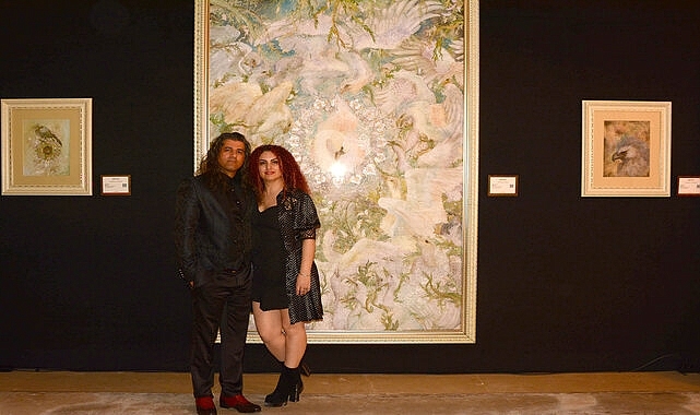 Aşkın ateşiyle, sanata dönen kumaşlar: 'Chaleshe Simurgh' ve 'IT’S ME' İstanbul'da ilk kez sergilendi