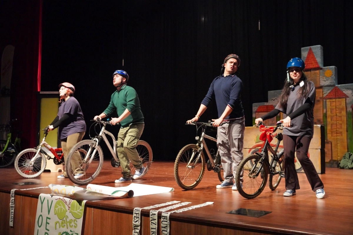 Kocaeli'de çocuklara bisiklet ve güvenli ulaşım farkındalığı