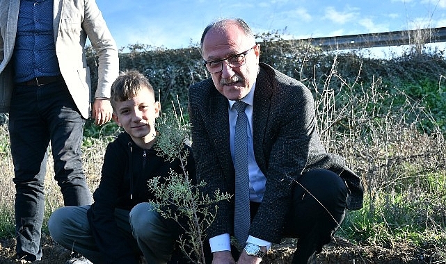 Belediye Başkanı Nergiz Karaağaçlı Öztürk’ten Fidan Dikimine Destek