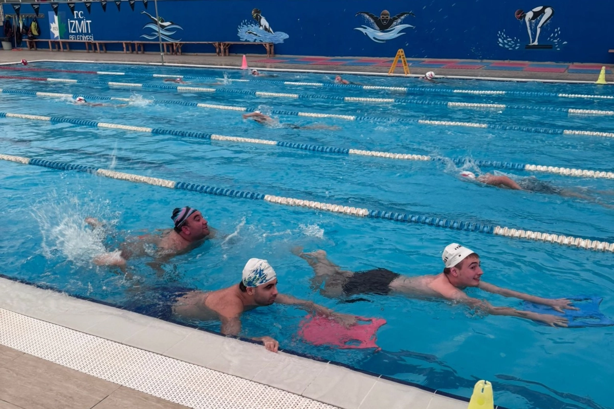 Kocaeli İzmit'te “Engelsiz Kulaçlar” başladı