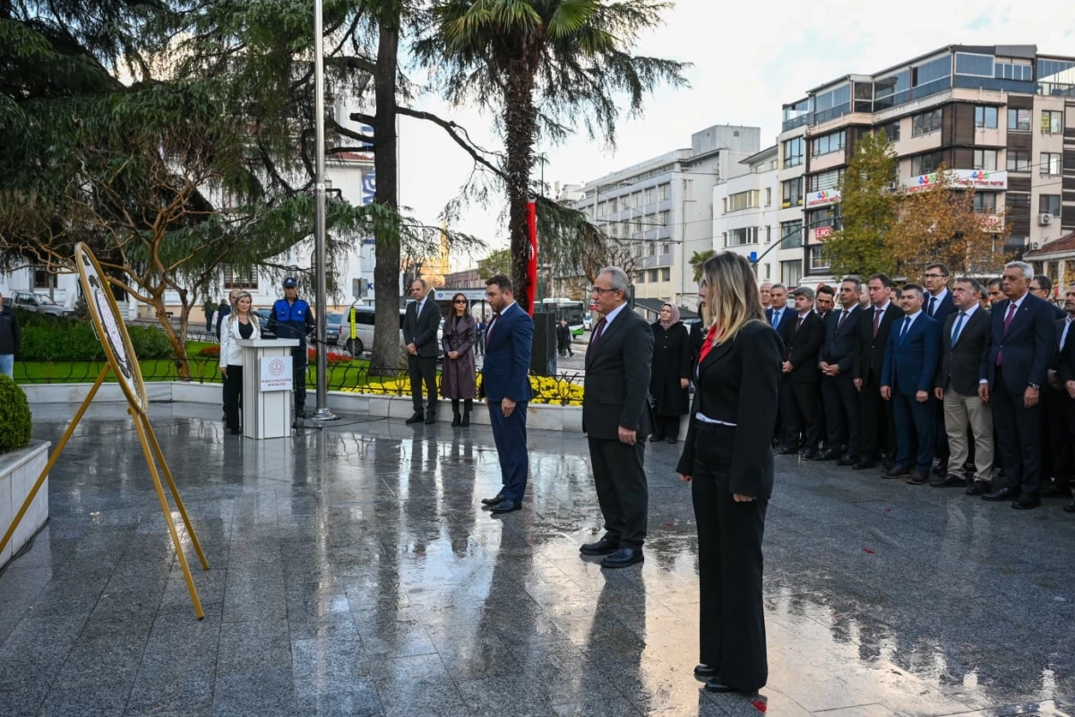 Bursa'da 24 Kasım Öğretmenler Günü kutlandı