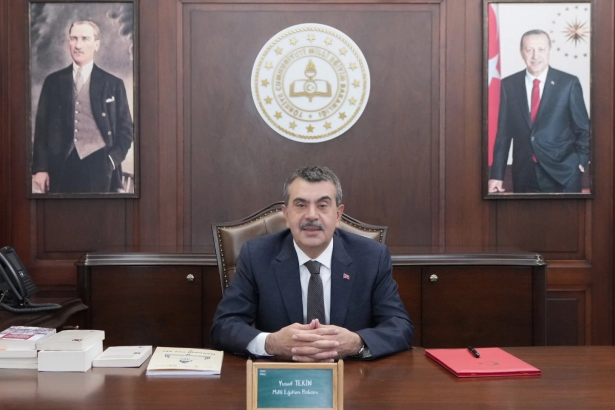 Bakan Tekin: Geleceğimizi her gün yeniden inşa ediyorsunuz