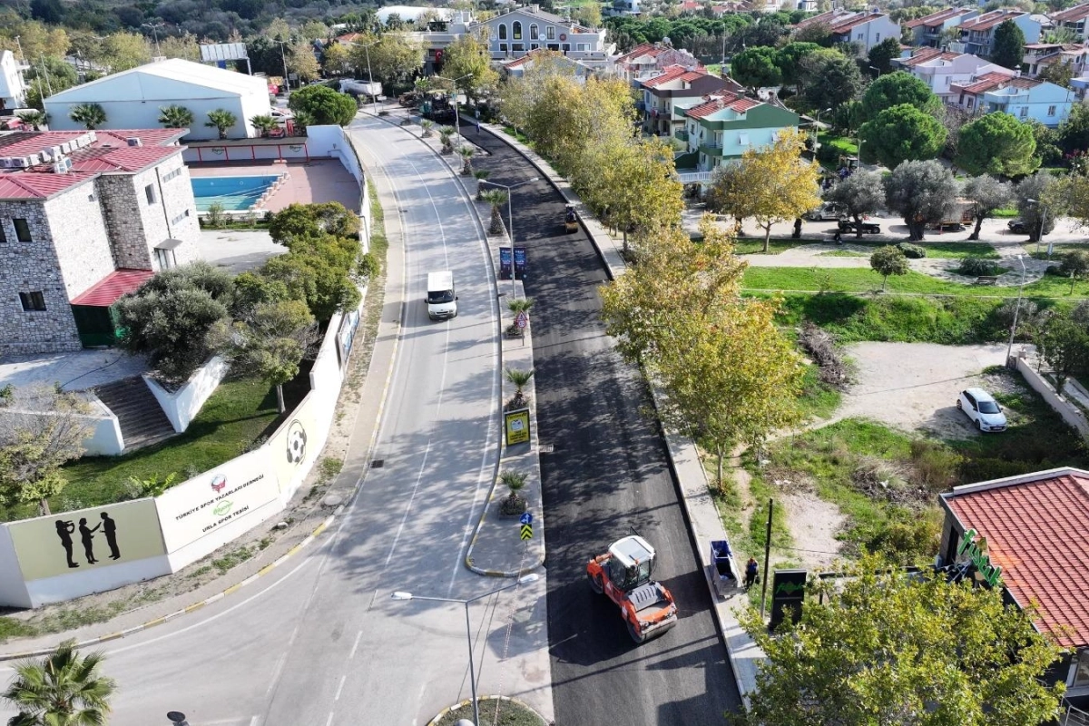 İzmir'de Urla’ya iki caddeye yeni çehre 