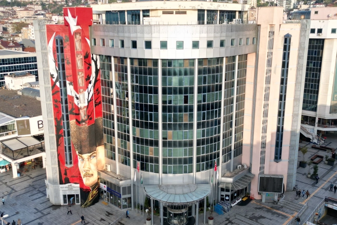 İzmit Belediyesi’nden 'kaçak yapı–seçim ofisi' tartışmasına net açıklama