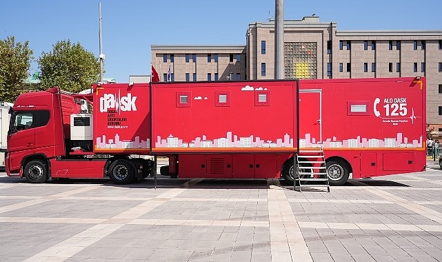 DASK Tırı İstanbul Meydanlarında Vatandaşlarla Buluşuyor