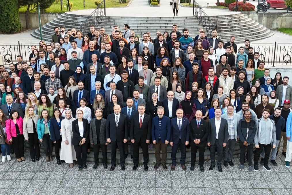 Bursa Teknik Üniversitesi mezunları aynı çatıda buluştu