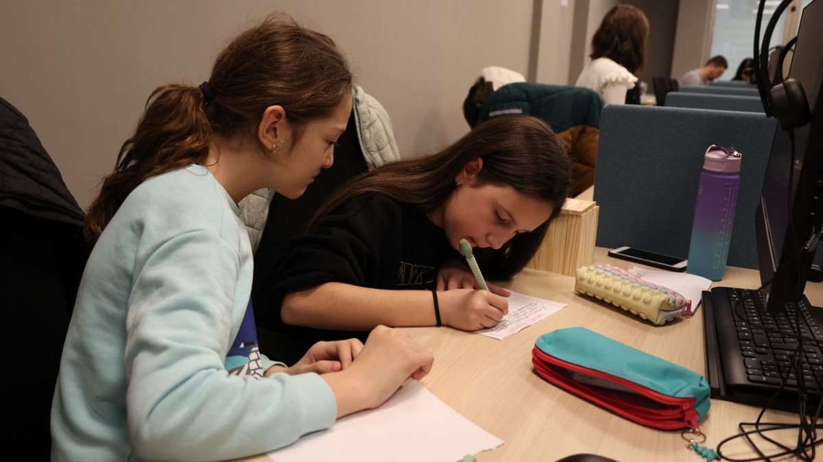 Efeler’de Dijital Gençlik Merkezi eğitimleri başladı