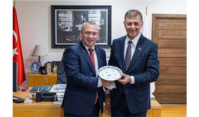 İzmir-Macaristan hattında “kardeş kent” ilişkisinin temelleri atıldı  