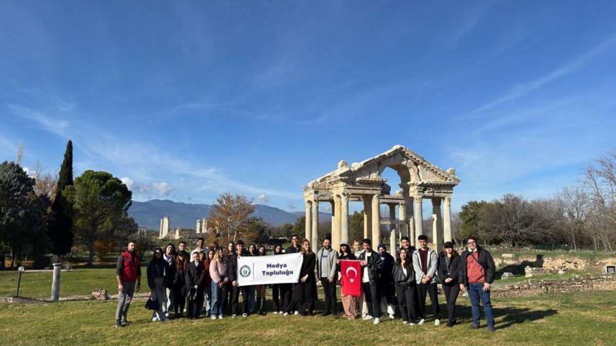 ADÜ öğrencileri, Afrodisias’ta kültürel miras yolculuğuna çıktı