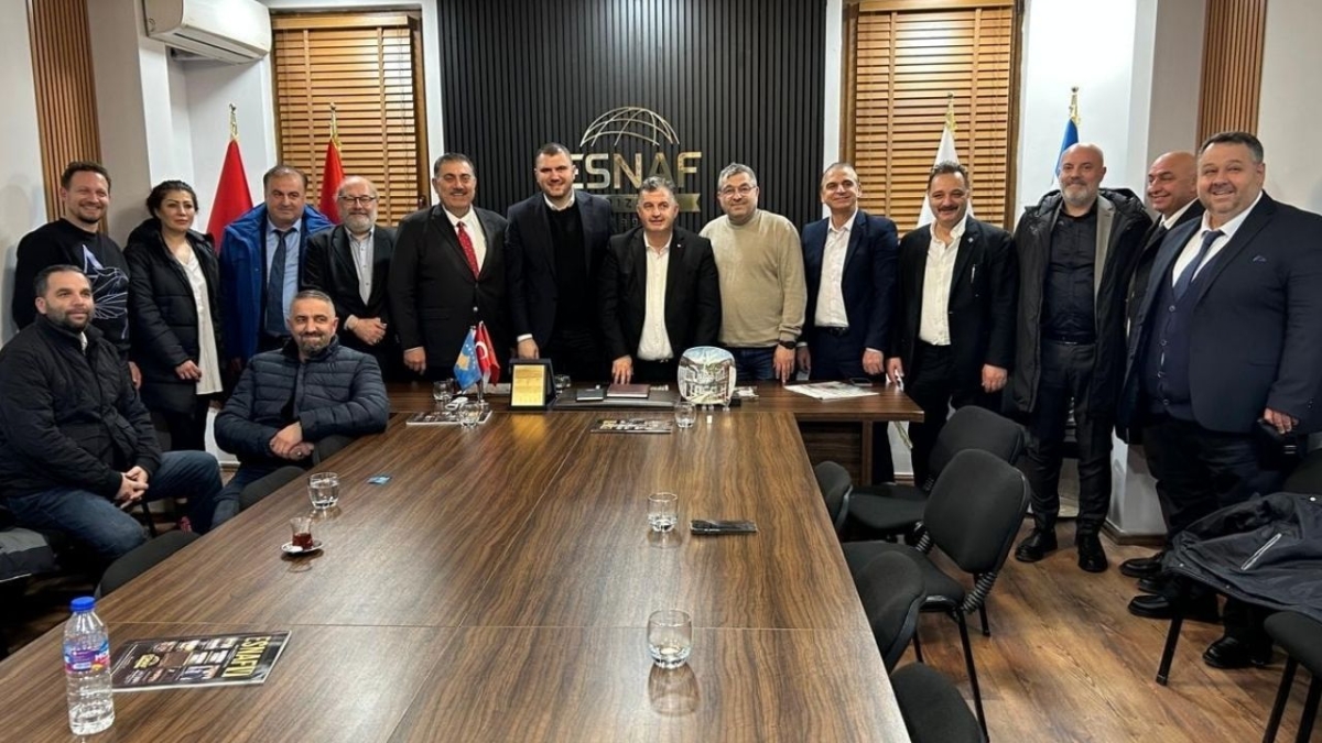 Türk iş adamları heyeti Prizrenli “Esnaf” Derneği’ni ziyaret etti