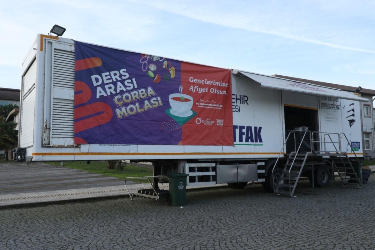 Büyükşehir’den Üniversitelilere İç Isıtan Çorba Hizmeti