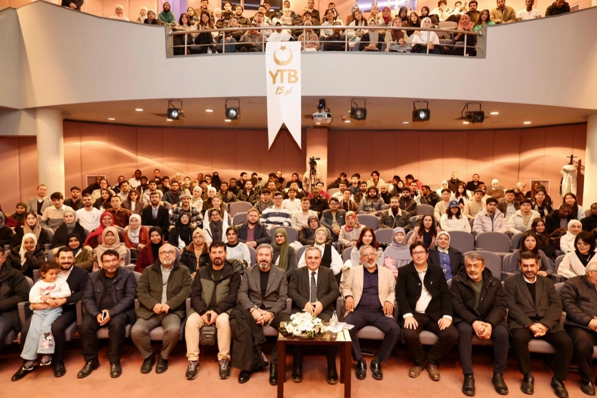 Kayseri Uluslararası Öğrenci Akademisi’nin açılış dersi Prof. Dr. Altun'dan