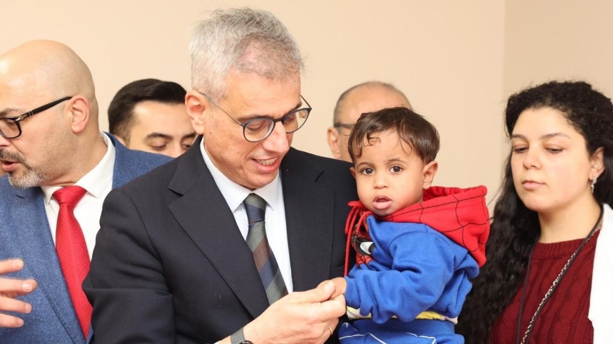 Bakan Memişoğlu Mısır’da Filistinli hastaları ziyaret etti