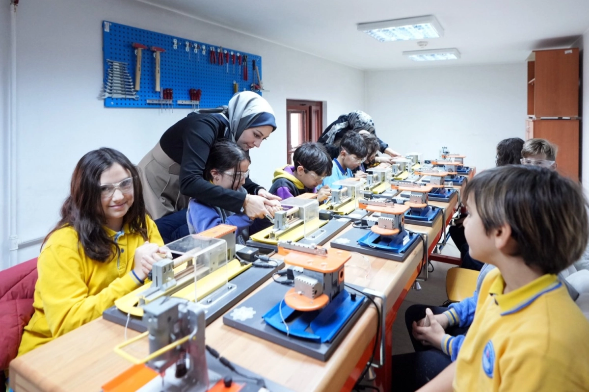 Öğrenciler bilgi ve beceriyi kütüphanelerde kazanıyor