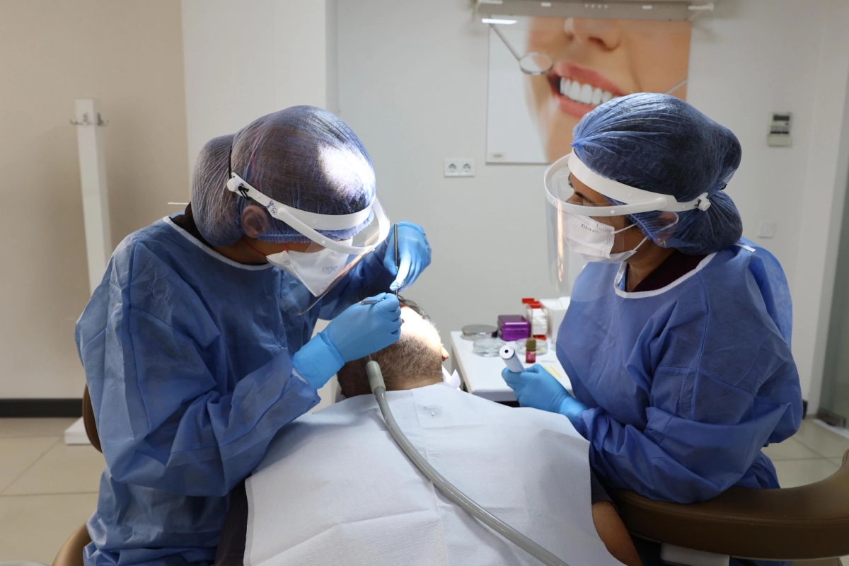 Antalya'da ücretsiz diş hizmeti yoğun ilgi gördü