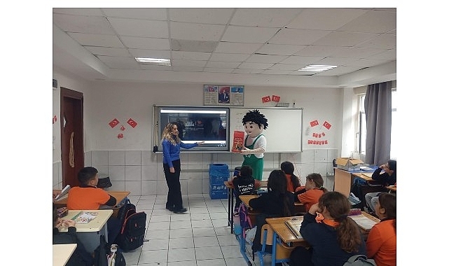 Kemer Belediyesi’nden öğrencilere sıfır atık eğitimi 