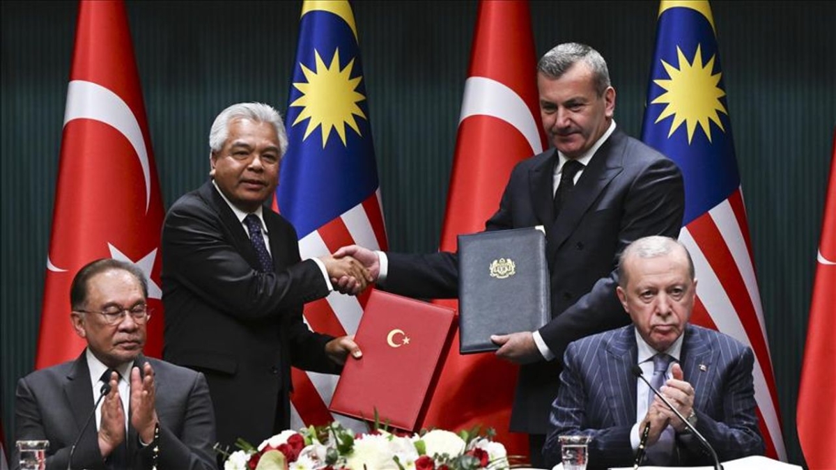 Türkiye ile Malezya arasında 6 anlaşma imzalandı, Desan Tersanesinden Büyük Başarı